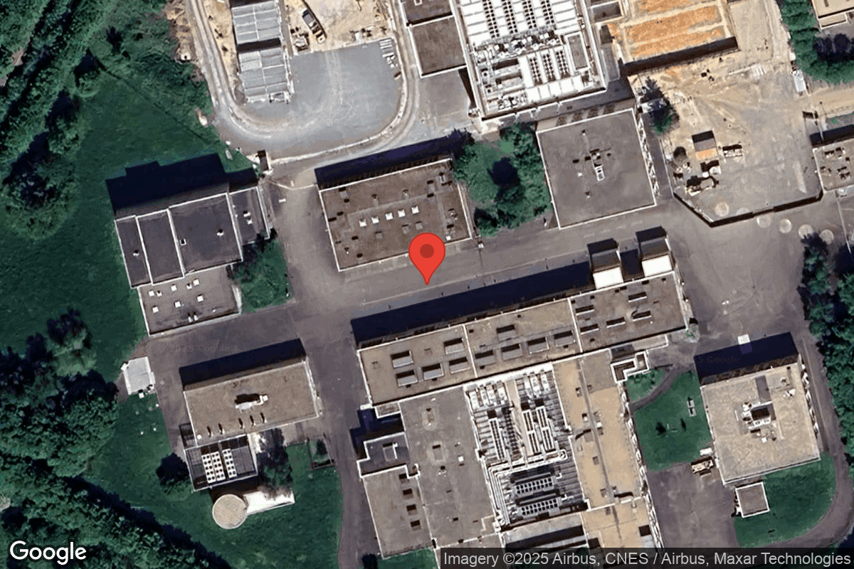 Paris Magny-Les-Hameaux - Satellite View